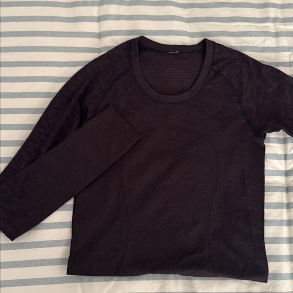 Lululemon top